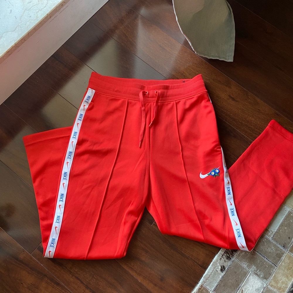 Nike woman’s pants S size like new